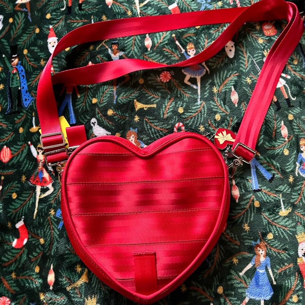 Harvey’s Be Mine Sweetheart Convertible Seatbelt Collectors Bag - Picture 11 of 11